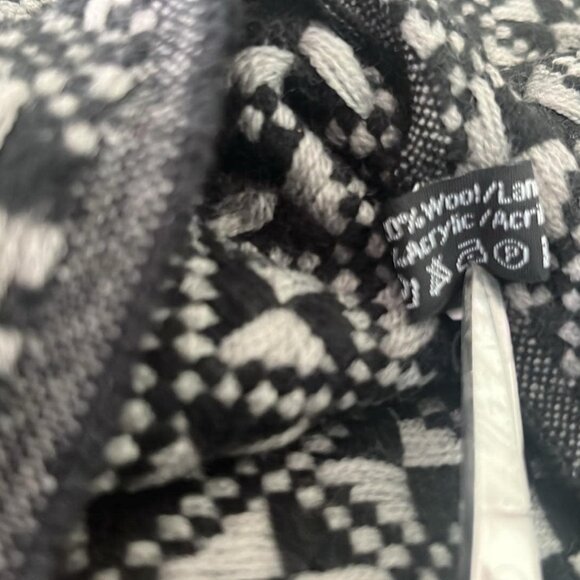 Wool Blend 24"X34" Shawl Wrap Witchy Whimsy Goth Lagenlook Fall Winter Outdoors - Picture 3 of 12